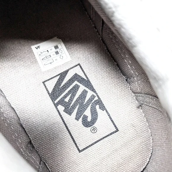 Vans Shoes Womens 10 Cozy Hug Faux Fur Low Top Sneakers Skater Gray Sherpa - Picture 10 of 10